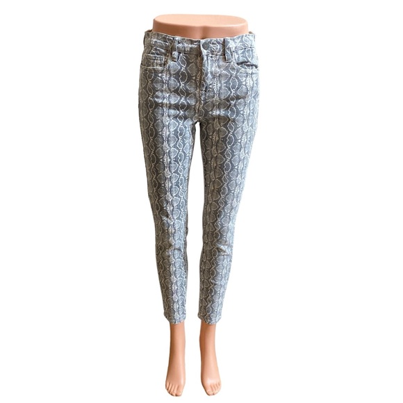 BLANKNYC The Reade Crop in Snake Print, size 26 - Picture 2 of 16